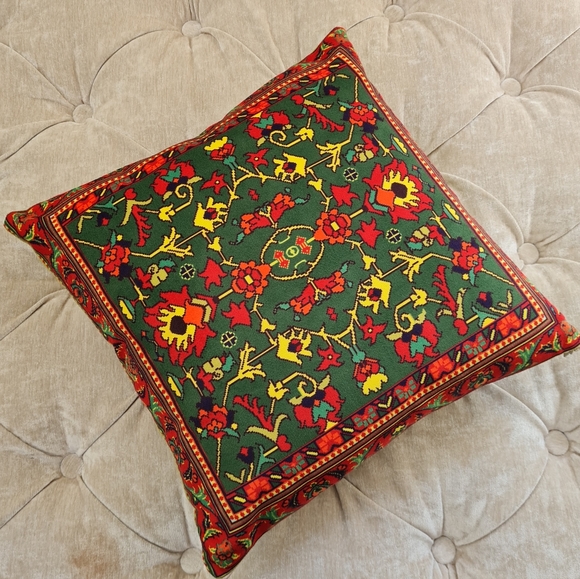 Beautiful Persian Cushions - Picture 5 of 5